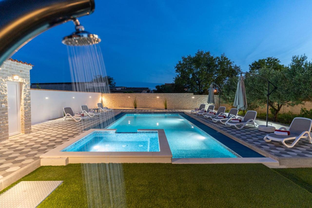 Apartman Strmota S Bazenom Свети-Филип-и-Яков Экстерьер фото