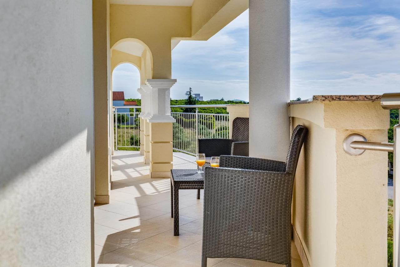 Apartman Strmota S Bazenom Свети-Филип-и-Яков Экстерьер фото