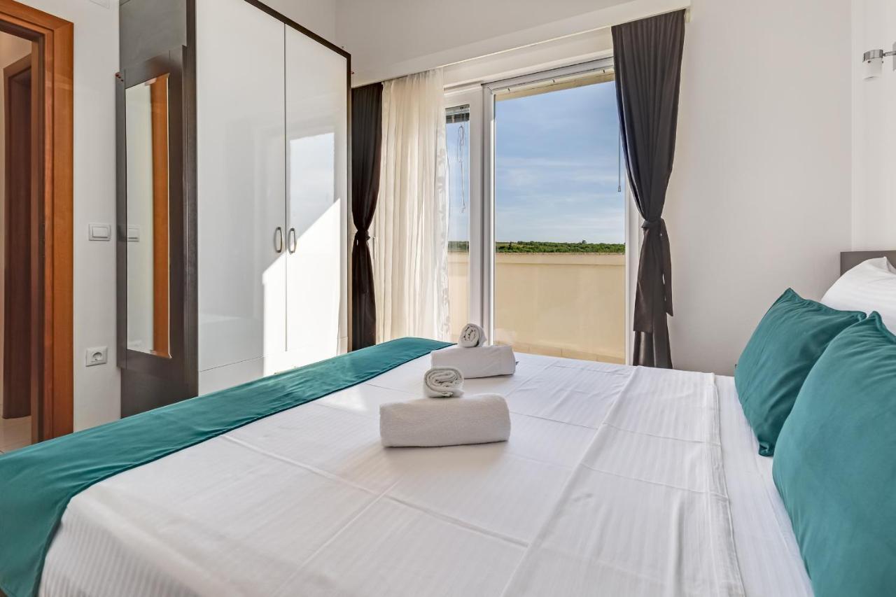 Apartman Strmota S Bazenom Свети-Филип-и-Яков Экстерьер фото