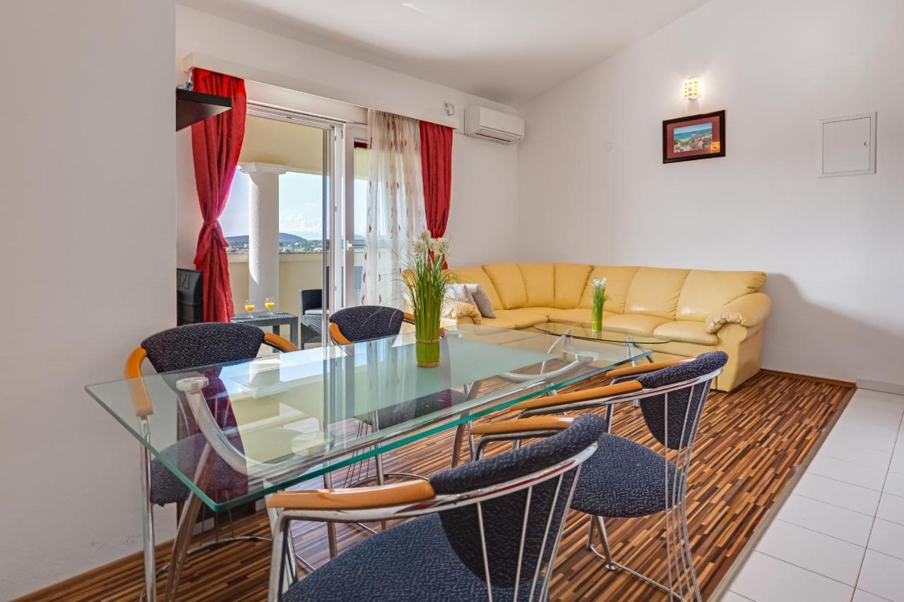 Apartman Strmota S Bazenom Свети-Филип-и-Яков Экстерьер фото