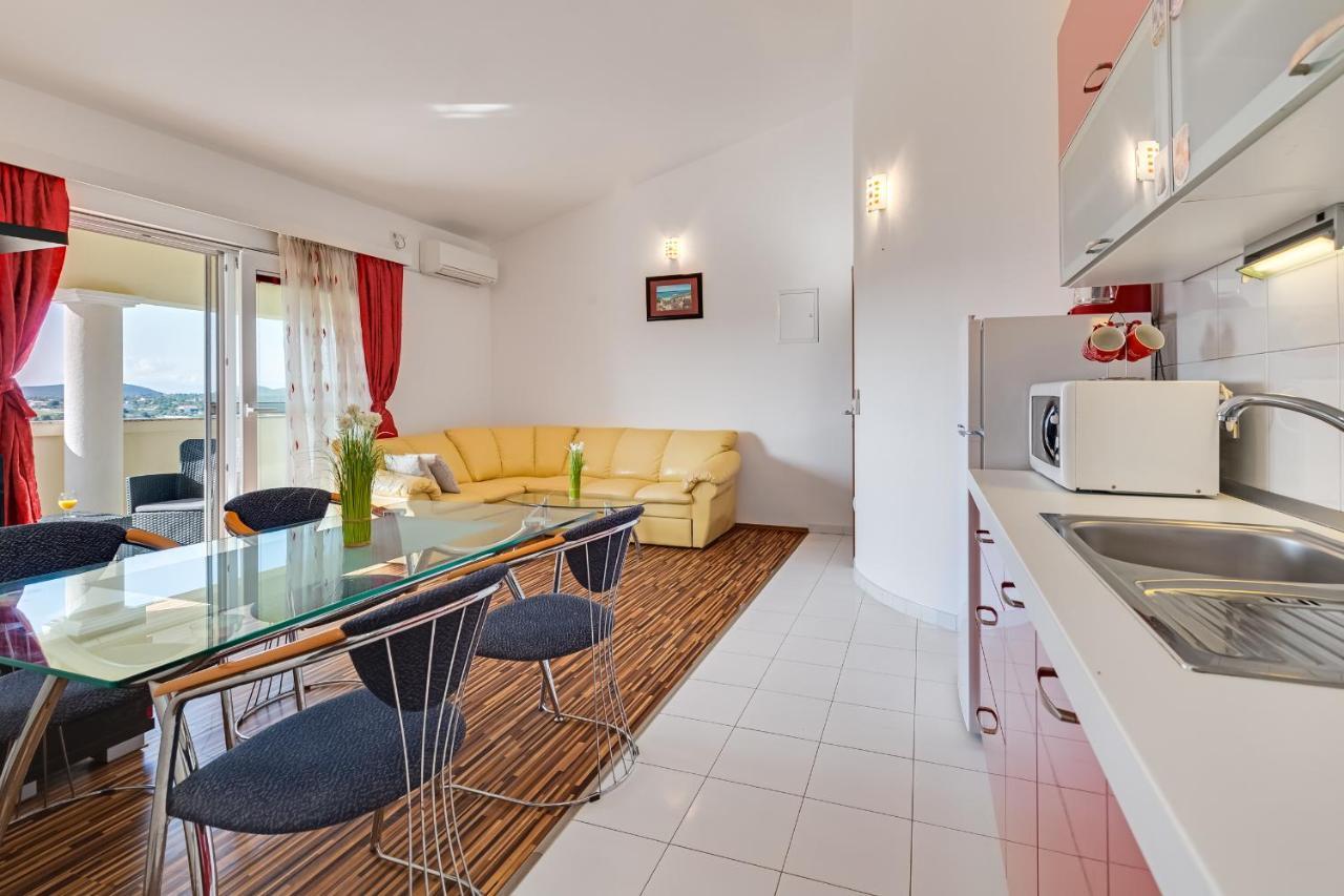 Apartman Strmota S Bazenom Свети-Филип-и-Яков Экстерьер фото