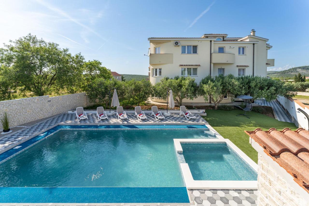 Apartman Strmota S Bazenom Свети-Филип-и-Яков Экстерьер фото