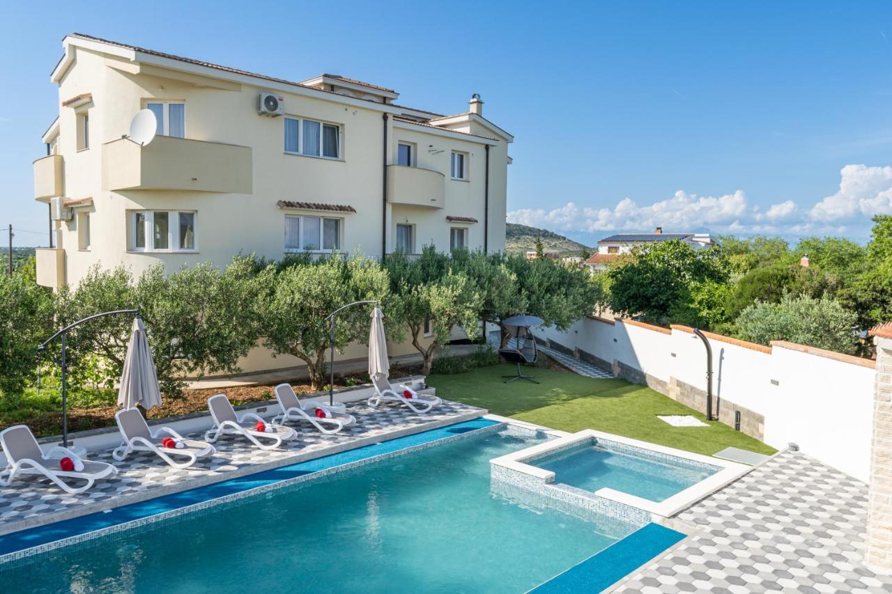 Apartman Strmota S Bazenom Свети-Филип-и-Яков Экстерьер фото